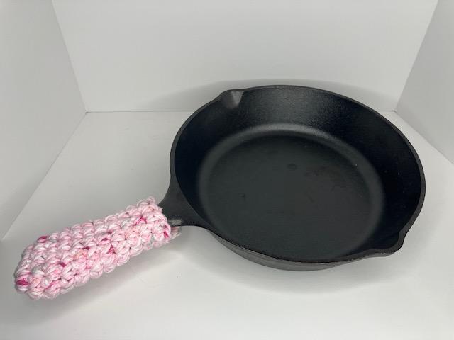 CAST IRON POT HOLDER - PINK